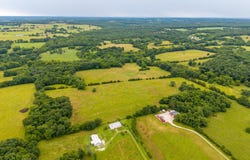 13 State Highway 32, Stockton, MO 65785
