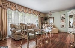 54 EILEEN Way, EDISON, NJ 08837
