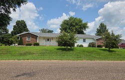 1407 Pratt, Barry, IL 62312
