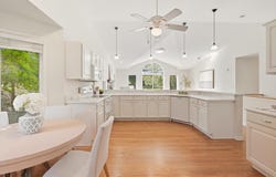315 Oak Ridge Dr, Hartland, WI 53029