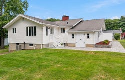 19 Champlain Dr, Hudson, MA 01749