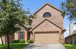 1905 Fountain Meadows Drive, Euless, TX 76039