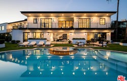 10932 Savona Rd, Los Angeles, CA 90077