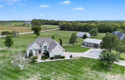 29621 Ashmore Way, Spring Hill, KS 66083
