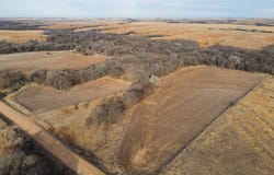 3244 Road Pq, Nelson, NE 68961
