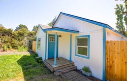 1860 30TH St, Florence, OR 97439