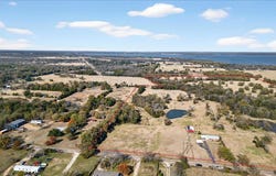 300 County Road 2100, Seven Points, TX 75143