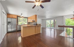583 LOCHMOOR Pl, Eugene, OR 97405