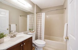 107 Rachel Ct, Franklin Twp., NJ 08823-1544