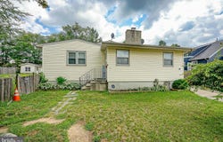 18 E 6TH Avenue, RUNNEMEDE, NJ 08078