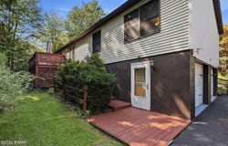 3 Devonshire Lane, Mount Pocono, PA 18344