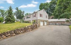 48 Lake Dr E, Wayne Twp., NJ 07470-6359