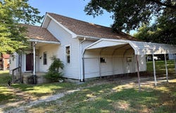 605 Langley Ave, Providence, KY 42450