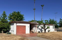15445 W E Street, Kerman, CA 93630