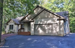 121 Goldrush Drive, Hawley, PA 18428