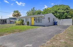 1610 S 24th Ct, Hollywood, FL 33020