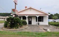 711 Memorial Blvd., Picayune, MS 39466