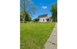 1085 Davis St., Barry, IL 62312