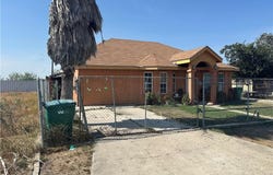 902 E Scurlock Drive, Pharr, TX 78577