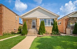 3738 W 83rd Place, Chicago, IL 60652