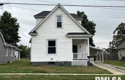 414 W 1st S Street, Carlinville, IL 62626