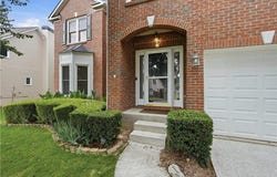 160 Treadstone Overlook, Suwanee, GA 30024