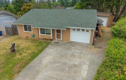 821 KEVIN Pl, Brookings, OR 97415