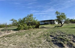 110 W Mesquite Dr, Silverton, TX 79257