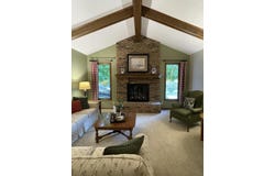 200 UPLAND Drive, COUNCIL BLUFFS, IA 51503
