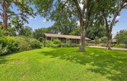1114 W 2nd St, Elgin, TX 78621