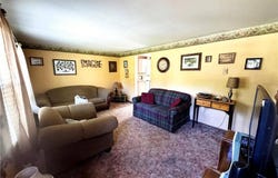 32 River St, Stamford, NY 12167
