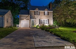 1707 W GILBERT Avenue, Peoria, IL 61604