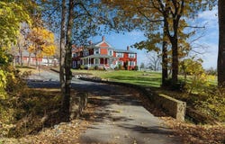 1004 E BEVERLEY ST, STAUNTON, VA 24401