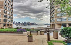 7004 Boulevard E, Guttenberg, NJ 07093