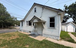 583 Straight Path, West Babylon, NY 11704