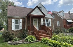 17611 Maple Street, Lansing, IL 60438