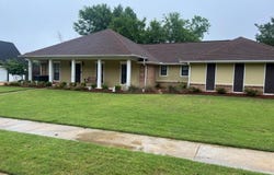 1901 Swallow Ln, Tupelo, MS 38801