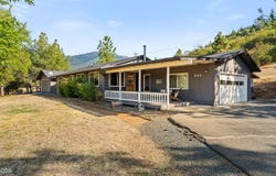 451 Buysman Way, Grants Pass, OR 97526