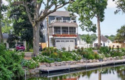 6031 E Pickwick Road, Syracuse, IN 46567-9721