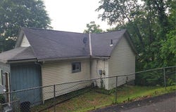 800 6th St, Stowe Township, PA 15136