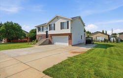 2514 W 2250 N, Clinton, UT 84015