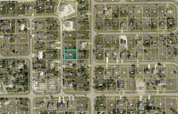 385 Chamonix Avenue S, Lehigh Acres, FL 33974
