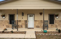 1131 E Fannin St, Luling, TX 78648