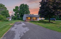 17 Berwyn Street, Schenectady, NY 12304