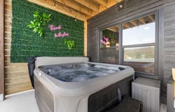 210 Poolside Pass Road, Hollister, MO 65672