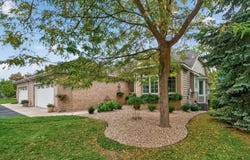 16035 38th Avenue N, Plymouth, MN 55446