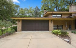 853 Edgewater Drive, Naperville, IL 60540
