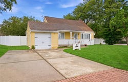 11 Mell Drive, North Babylon, NY 11703