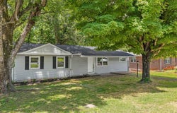 410 Calhoun Dr, Florence, AL 35630