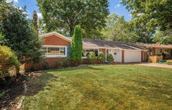2134 E Crestview Street, Springfield, MO 65804